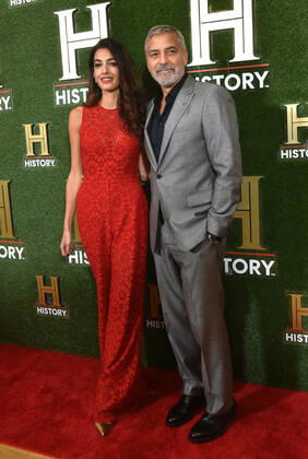 WASHINGTON, DC - SEPTEMBER 24: Amal Clooney and George Clooney at HISTORYTalks 2022: Your Place in History at DAR Constitution Hall in Washington, DC on September 24, 2022. Copyright: xPatsyxLynchx