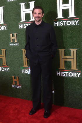 WASHINGTON, DC - SEPTEMBER 24: Bradley Cooper at HISTORYTalks 2022: Your Place in History at DAR Constitution Hall in Washington, DC on September 24, 2022. Copyright: xPatsyxLynchx