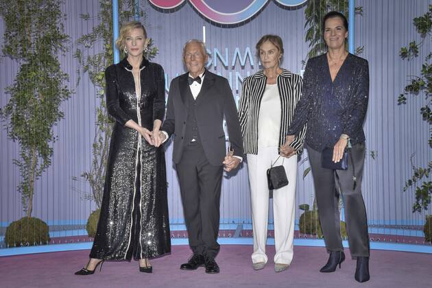 Entertainment Themen der Woche KW38 Entertainment Bilder des Tages Milan, Milan Fashion Week, Woman Spring Summer 2023. Milan, Women s Fashion, Spring Summer 2023. CNMI Sustainable Fashion Awards 2022 arrives Pictured: Cate Blanchet Giorgio Armani Lauren Hutton Roberta Armani  Copyright: xLAURAxVILLANIx xipa-agency.netx xmodaxmilanox