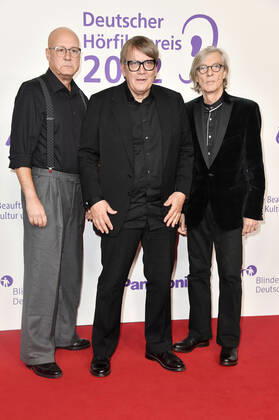 Ekki Busch, Sven Regener and Richard Pappik at the award ceremony of the 20 German Hearing Film Award 2022 in the Bolle Festsälen at the Spree Bogen Berlin, 27 09 2022 Foto:xN.xKubelkax xFuturexImage