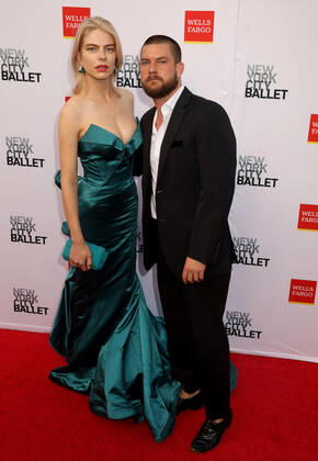 September 28, 2022, New York City, New York, USA: Actress VERA BULDER and her husband actor JAKE WEARY attend the New York City Ballet 2022 Fall Fashion Gala held at the David H. Koch Theater at Lincoln Center. New York City USA - ZUMAk03_ 20220928_zaf_k03_056 Copyright: xNancyxKaszermanx