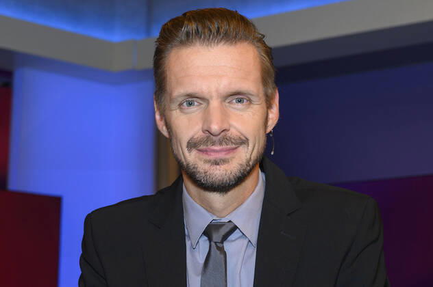 Florian Schroeder on the ARD talk show maischberger in WDR Studio BS 3 Cologne, 04 10 2022 Foto:xD.xAnoraganingrumx xFuturexImage