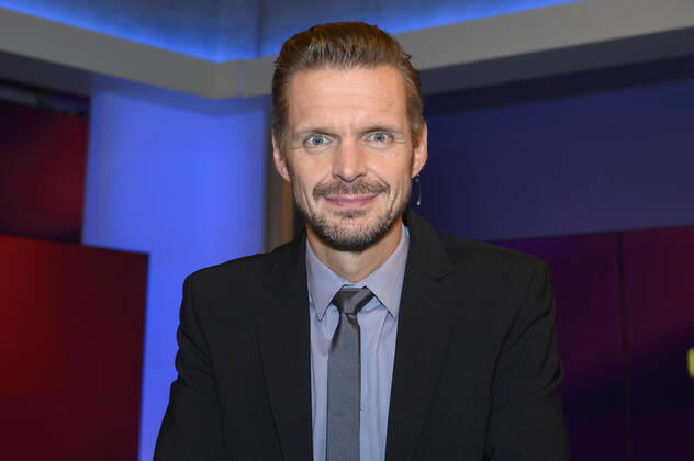 Florian Schroeder on the ARD talk show maischberger in WDR Studio BS 3 Cologne, 04 10 2022 Foto:xD.xAnoraganingrumx xFuturexImage