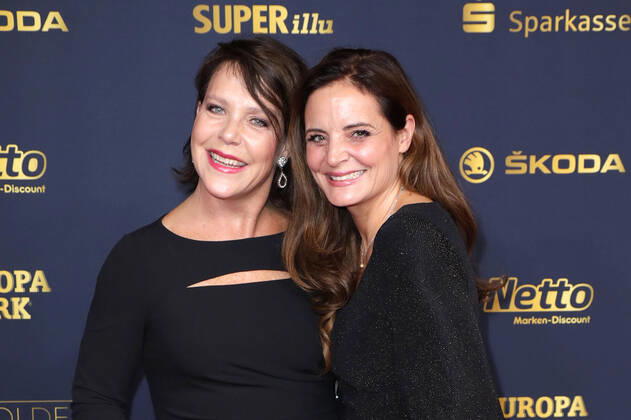 Janina Hartwich and Elisabeth Lanz at the award ceremony The Golden Hen on 7 10 2022 in Leipzig The Golden Hen 2022 award ceremony in Leipzig