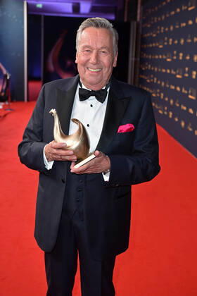Roland Kaiser at the GOLDENE HENNE 2022 in the Media City in Leipzig on 07 10 2022 award winner