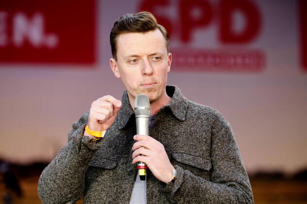 Adis Ahmetovic at the closing event of the SPD in the 2022 state election campaign on the market square at the Marktkirche Hannover, 08 10 2022 Foto:xU.xStammx xFuturexImage