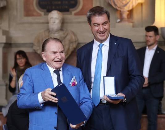 Award of the Bavarian Order of Merit by the Bavarian Prime Minister Dr Markus Söder to the actor Fritz Wepper Dr Markus Söder, the Bavarian Prime Minister, awards the Bavarian Order of Merit to Fritz Wepper, Munich Bavaria Germany Antiquarium in the Muenchen Residence