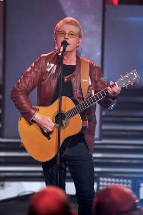 SWR 4 Gläserne 4 singer Markus Mörl on the occasion of the award of the Gläserne 4 from SWR 4 on 14 10 2022 in the Phoenixhalle in the Römerkastell Stuttgart 20221014MWI44387