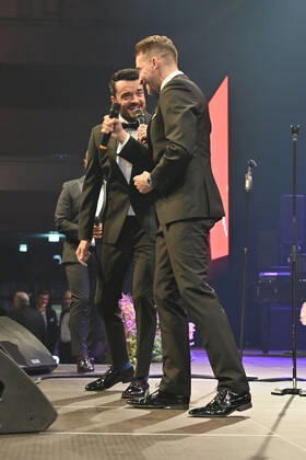 Giovanni Zarrella and Tom Marks from Vintage Vegas live at the 10 Ball der Unternehmer 2022 in Hall 3C of NürnbergMesse Nuremberg, 15 10 202323 Foto:xD.xAnoraganingrumx xFuturexImage