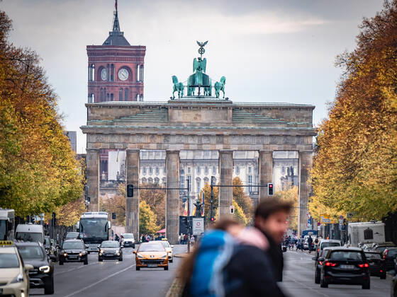 Berlin Mitte, Brandenburg Gate, street scene with Straße des 17 Juni 16 10 2022 Berlin