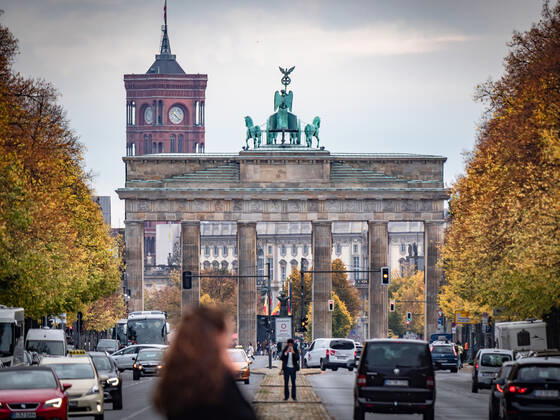 Berlin Mitte, Brandenburg Gate, street scene with Straße des 17 Juni 16 10 2022 Berlin