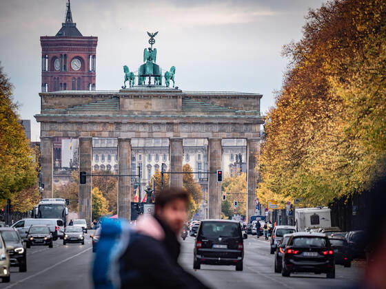 Berlin Mitte, Brandenburg Gate, street scene with Straße des 17 Juni 16 10 2022 Berlin