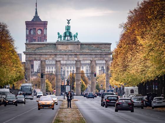 Berlin Mitte, Brandenburg Gate, street scene with Straße des 17 Juni 16 10 2022 Berlin