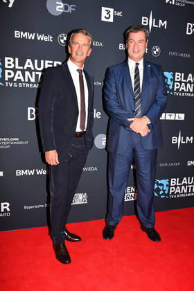Markus Lanz and Markus Söder Bavarian Prime Minister Award Blue Panther TV Streaming Award 2022 honor, award, prize BMW Welt Munich 19 October 2022