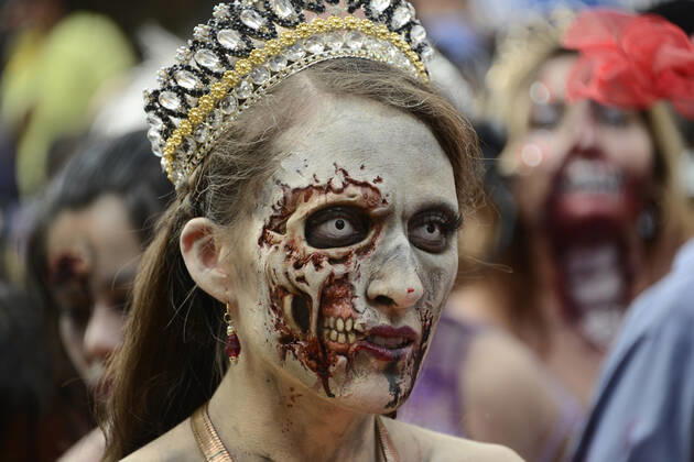 15th Annual Zombie Walk in Mexico October 22, Mexico City, Mexico: A participant walks during the 15th anniversary march of the annual Zombie Walk at Revolution Monumento. on October 22, 2022 in Mexico City, Mexico. (Photo by Carlos Tischler Eyepix Group) Copyright: xCarlosxTischler EyepixxGroupx CT_22102022_79435