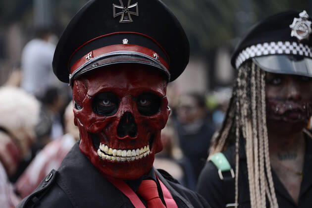 15th Annual Zombie Walk in Mexico October 22, Mexico City, Mexico: A participant walks during the 15th anniversary march of the annual Zombie Walk at Revolution Monumento. on October 22, 2022 in Mexico City, Mexico. (Photo by Carlos Tischler Eyepix Group) Copyright: xCarlosxTischler EyepixxGroupx CT_22102022_79454