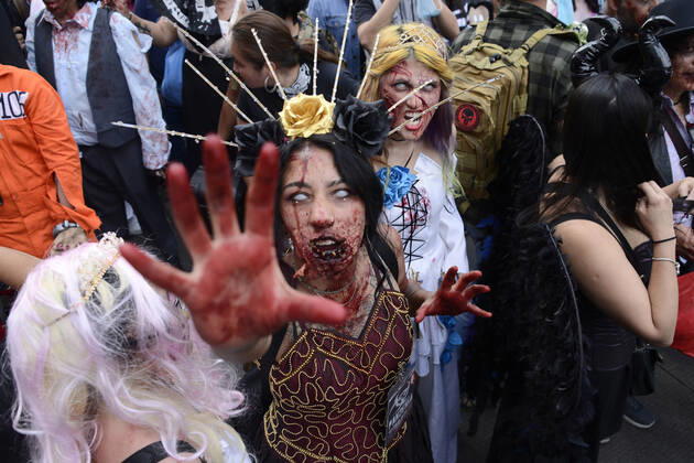 15th Annual Zombie Walk in Mexico October 22, Mexico City, Mexico: A participant walks during the 15th anniversary march of the annual Zombie Walk at Revolution Monumento. on October 22, 2022 in Mexico City, Mexico. (Photo by Carlos Tischler Eyepix Group) Copyright: xCarlosxTischler EyepixxGroupx CT_22102022_79461