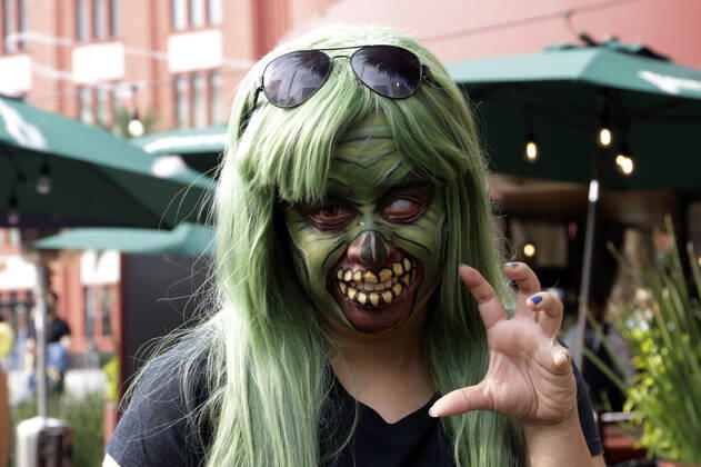 October 22, 2022, Mexico City, Mexico: Thousands of undead participated in the Zombie March, from the Monument to the Revolution to the Zocalo in Mexico City. on October 22, 2022 in Mexico City, Mexico Mexico City Mexico - ZUMAe321 20221022_zia_e321_094 Copyright: xeyepixx