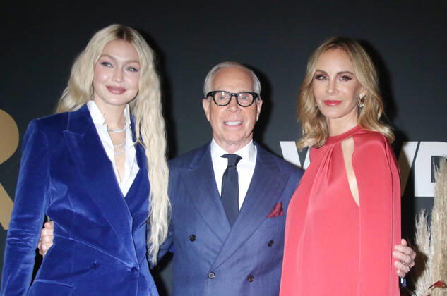 NEW YORK, NY- OCTOBER 25: Gigi Hadid, Tommy Hilfiger and Dee Ocleppo at the WWD 2022 Honors Awards at Cipriani South Street in New York City on October 25, 2022. Copyright: xRWx