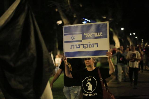 Demonstrators gather to rally against former Israeli Prime Minister Benjamin Netanyahu Demonstrators gather to rally against former Israeli Prime Minister Benjamin Netanyahu who is running as the leader of the Likud party on October 29, 2022 in Tel Aviv, Israel. Israelis return to the polls on November 1 for a fifth general election in four years. Photo by Saeed Qaq apaimages Tel Aviv Tel Aviv Israel 301022_APA_SQ__00 (19) Copyright: xapaimagesxSaeedxQaq xapaimagesx