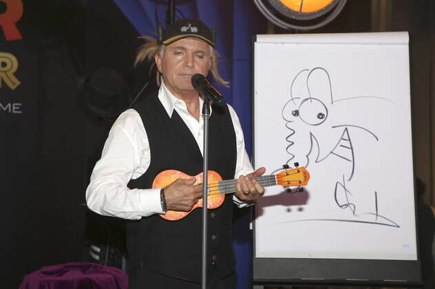 Jörg Knör parodies Otto Waalkes during a guest appearance at the Europa Passage, Hamburg, 06 11 2022 Foto:xgbrcix xFuturexImage