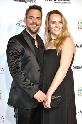 Marc Barthel with wife Anna Hofbauer at the 15 award ceremony of the Golden Woman 2022 at the Stage Theater Neue Flora Hamburg, 09 11 2022 Foto:xN.xKubelkax xFuturexImage