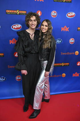 STOCKHOLM 20221125 Arets finalists, Albin Tingwall and Nike Sellmar, arrive at Friday nights final in Idol Stockholm Sweden skiing x10090x,  Copyright: xClaudioxBresciani TTx IDOL 2022 FINAL