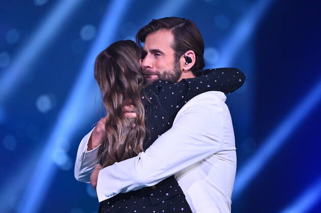 STOCKHOLM 20221125 Nike Sellmar and presenter Pär Lernström during Friday nights final of Idol in Tele2 Arena Stockholm Sweden x10090x,  Copyright: xClaudioxBresciani TTx IDOL 2022 FINAL
