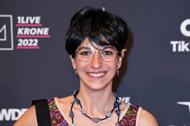 Shirli Miller at the 1live Krone 2022 in the Jahrhunderthalle in Bochum on 08 12 2022