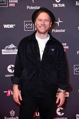 Johannes Oerding at the 1live Krone 2022 in the Jahrhunderthalle in Bochum on 08 12 2022