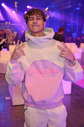 Lukas Rieger at the 1live Krone 2022 in the Jahrhunderthalle in Bochum on 08 12 2022