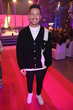 Nico Santos at the 1live Krone 2022 in the Jahrhunderthalle in Bochum on 08 12 2022
