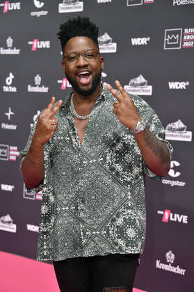 Kelvin Jones at the 23 award ceremony of the 1Live Krone 2022 in the Jahrhunderthalle Bochum, 08 12 2022 Foto:xN.xKubelkax xFuturexImage