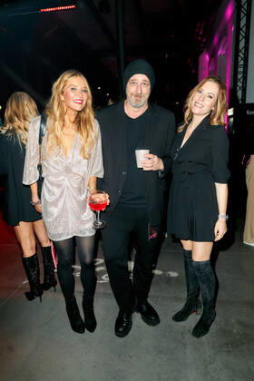 1LIVE Krone award ceremony in Bochum Laura Karasek Briggs, Torsten Sträter and Jule Gölsdorf after the 1LIVE Krone award ceremony in the Jahrhunderthalle in Bochum Copyright: xEventpressxGolejewskix