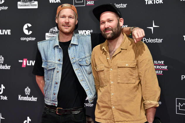 Jojo Berger and Andy Berger from Querbeat at the 23 award ceremony of the 1Live Krone 2022 in the Jahrhunderthalle Bochum, 08 12 2022 Foto:xN.xKubelkax xFuturexImage