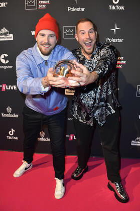 Dennis Wolter and Benjamin Wolter at the 23 award ceremony of the 1Live Krone 2022 in the Jahrhunderthalle Bochum, 08 12 2022 Foto:xN.xKubelkax xFuturexImage