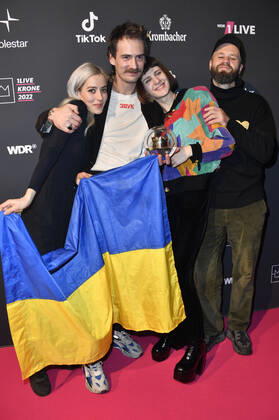 Members of Repair Together at the 23 award ceremony of the 1Live Krone 2022 in the Jahrhunderthalle Bochum, 08 12 2022 Foto:xN.xKubelkax xFuturexImage