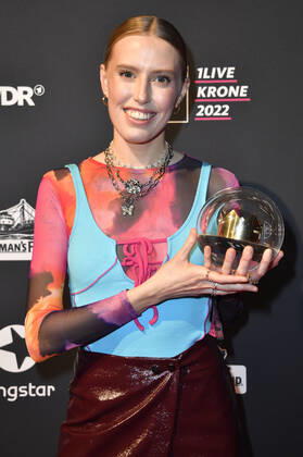 Lea at the 23 award ceremony of the 1Live Krone 2022 in the Jahrhunderthalle Bochum, 08 12 2022 Foto:xN.xKubelkax xFuturexImage