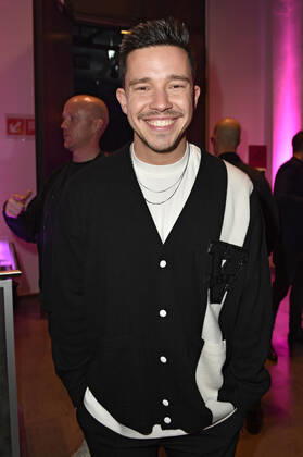 Nico Santos at the 23 award ceremony of the 1Live Krone 2022 in the Jahrhunderthalle Bochum, 08 12 2022 Foto:xN.xKubelkax xFuturexImage