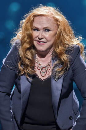 Carol Decker T Pau live at Night of the Proms 2022 at ZAG Arena Hannover, 08 12 2022 Foto:xU.xStammx xFuturexImage