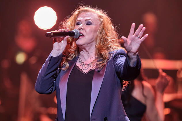 Carol Decker T Pau live at Night of the Proms 2022 at ZAG Arena Hannover, 08 12 2022 Foto:xU.xStammx xFuturexImage