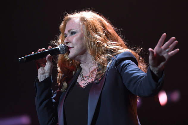 Carol Decker T Pau live at Night of the Proms 2022 at ZAG Arena Hannover, 08 12 2022 Foto:xC.xNiehausx xFuturexImage