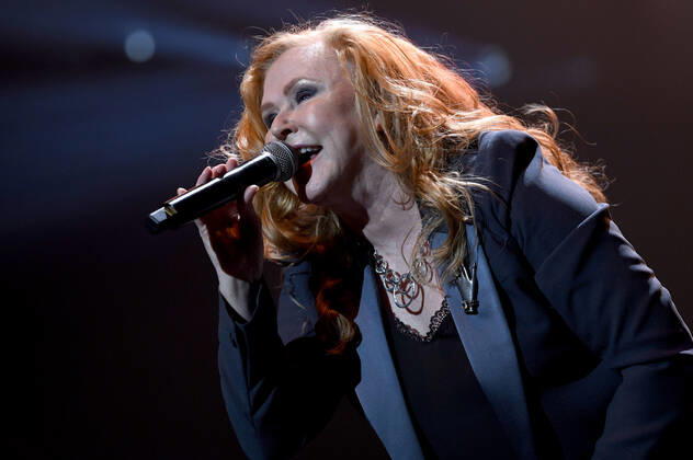 Carol Decker T Pau live at Night of the Proms 2022 at ZAG Arena Hannover, 08 12 2022 Foto:xC.xNiehausx xFuturexImage