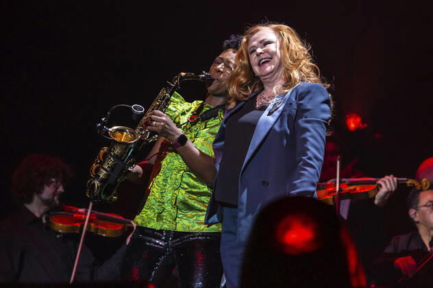 Carol Decker TÂ Pau live at the Night of the Proms 2022 at the ZAG Arena Hannover, 08 12 2022 Foto:xC.xSpeidelx xFuturexImage