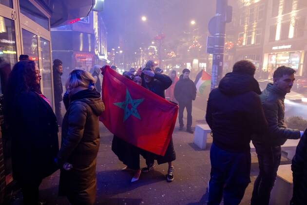 ROTTERDAM Moroccan football supporters after the semi final match between Morocco and France at the World Cup in Qatar ANP JEFFREY GROENEWEG netherlands out belgium out Copyright: xx x459429584x originalFilename: 459429584