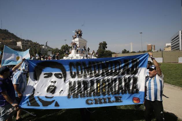 Santiago, December 18, 2022 Argentines celebrate Qatars world soccer championship in Plaza Italia, won by their team at the Argentine embassy in Chile Suffering and maximum joy Juan Eduardo Lopez Aton Chile, Santiago Chile Aton 666350 Copyright: JUANxEDUARDOxLOPEZ ATONxCHILE