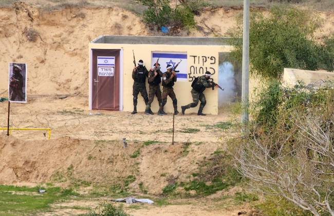Militants of Al-Ansar Brigades, the military wing of the Palestinian al-Ahrar movement, participates in a military exercise, in Khan Younis in the southern of Gaza strip Militants of Al-Ansar Brigades, the military wing of the Palestinian al-Ahrar movement, participates in a military exercise, in Khan Younis in the southern of Gaza strip on January 01, 2023. Photo by Ashraf Amra apaimages Khan Younis Gaza Strip Palestinian Territory 010123_KHANYOUNIS_ASH_1_00 (41) Copyright: xapaimagesxAshrafxAmrax xapaimagesx