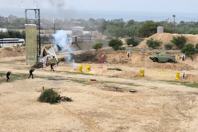 Militants of Al-Ansar Brigades, the military wing of the Palestinian al-Ahrar movement, participates in a military exercise, in Khan Younis in the southern of Gaza strip Militants of Al-Ansar Brigades, the military wing of the Palestinian al-Ahrar movement, participates in a military exercise, in Khan Younis in the southern of Gaza strip on January 01, 2023. Photo by Ashraf Amra apaimages Khan Younis Gaza Strip Palestinian Territory 010123_KHANYOUNIS_ASH_1_00 (22) Copyright: xapaimagesxAshrafxAmrax xapaimagesx