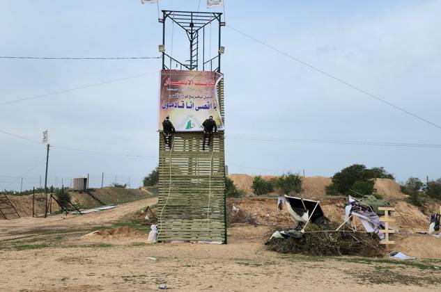 Militants of Al-Ansar Brigades, the military wing of the Palestinian al-Ahrar movement, participates in a military exercise, in Khan Younis in the southern of Gaza strip Militants of Al-Ansar Brigades, the military wing of the Palestinian al-Ahrar movement, participates in a military exercise, in Khan Younis in the southern of Gaza strip on January 01, 2023. Photo by Ashraf Amra apaimages Khan Younis Gaza Strip Palestinian Territory 010123_KHANYOUNIS_ASH_1_00 (42) Copyright: xapaimagesxAshrafxAmrax xapaimagesx