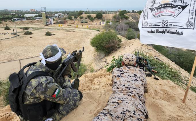 Militants of Al-Ansar Brigades, the military wing of the Palestinian al-Ahrar movement, participates in a military exercise, in Khan Younis in the southern of Gaza strip Militants of Al-Ansar Brigades, the military wing of the Palestinian al-Ahrar movement, participates in a military exercise, in Khan Younis in the southern of Gaza strip on January 01, 2023. Photo by Ashraf Amra apaimages Khan Younis Gaza Strip Palestinian Territory 010123_KHANYOUNIS_ASH_1_00 (1) Copyright: xapaimagesxAshrafxAmrax xapaimagesx